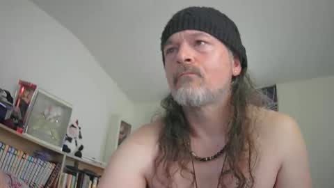Snapshot of hippiedad333 chatting on 17, 5, 2026 hippiedad333 online show from 17, 5, 2026