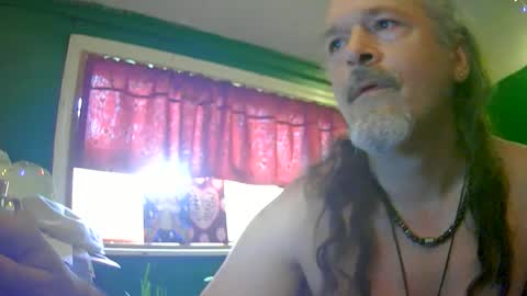 Snapshot of hippiedad333 chatting on 6, 6, 2026 hippiedad333 online show from 6, 6, 2026