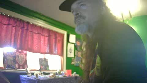 Snapshot of hippiedad333 chatting on 18, 6, 2026 hippiedad333 online show from 18, 6, 2026