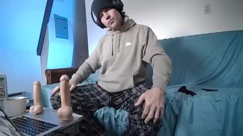 Hippie Jijm online show from 8, 2, 2025