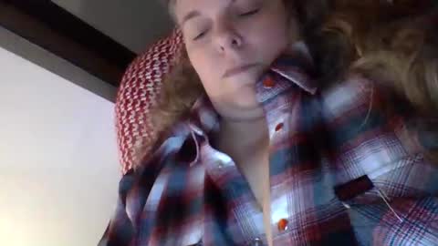 Snapshot of hippysnewhere chatting on 26, 4, 2026 hippysnewhere online show from 26, 4, 2026