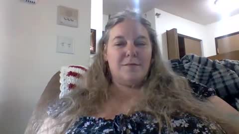 Snapshot of hippysnewhere chatting on 16, 5, 2026 hippysnewhere online show from 16, 5, 2026