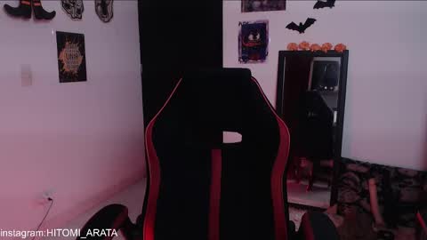 Snapshot of hitomi_arata chatting on 15, 10, 2025 Hitomi Arata online show from 15, 10, 2025