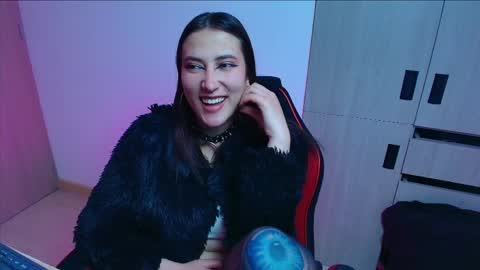 Hitomi Arata online show from 21, 4, 2026