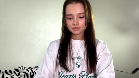 Snapshot of hoaarisa chatting on 10, 11, 2025 Sofia online show from 10, 11, 2025