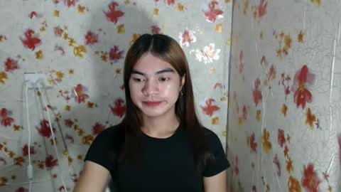 Snapshot of hoelykarina chatting on 12, 3, 2026 Karina3 online show from 12, 3, 2026