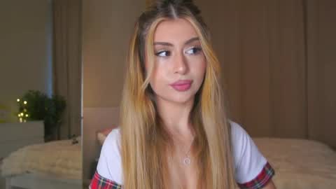 Moni Monica online show from 4, 4, 2026