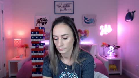 Holi Hurricane online show from 17, 11, 2025