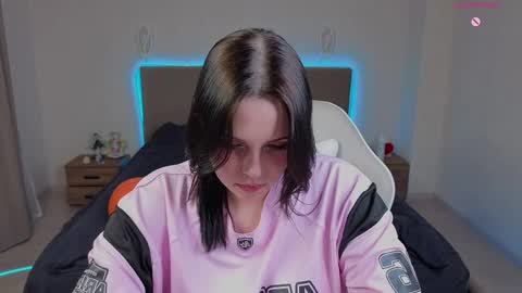 Snapshot of hollislux chatting on 12, 5, 2026 Lux online show from 12, 5, 2026