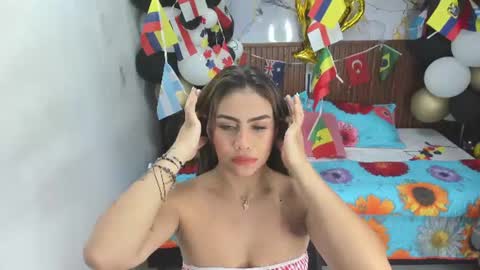 Snapshot of holly_22 chatting on 27, 6, 2026 Holly 22 online show from 27, 6, 2026