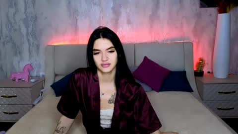 Snapshot of holly_beck chatting on 14, 5, 2026 Holly online show from 14, 5, 2026