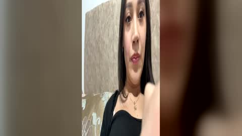 Snapshot of holly_little2 chatting on 23, 6, 2026 Sophie online show from 23, 6, 2026
