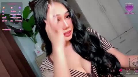 Snapshot of holly_preciousxx chatting on 24, 5, 2026 Hi Im Precious online show from 24, 5, 2026