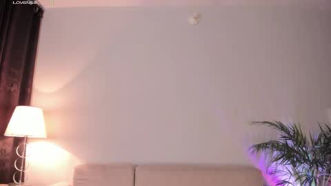 holly    online show from 22, 3, 2026