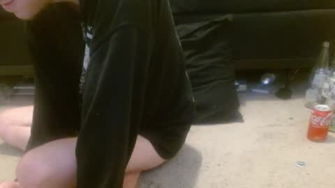 Snapshot of hollyhawkes chatting on 18, 4, 2026 Holly Hawkes online show from 18, 4, 2026