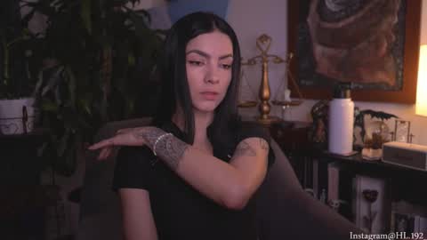 Holly Linder online show from 5, 2, 2026