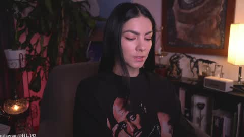 Holly Linder online show from 4, 4, 2026