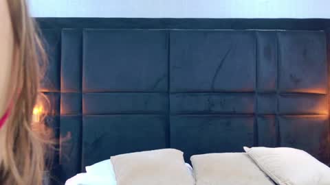Snapshot of hollyolson chatting on 5, 5, 2026 Holly online show from 5, 5, 2026