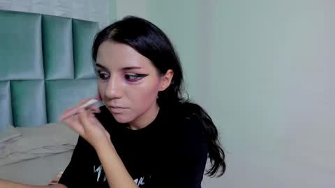 Snapshot of hollypeach_ chatting on 30, 4, 2026 hollypeach_ online show from 30, 4, 2026