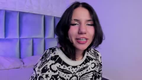 Snapshot of hollypeach_ chatting on 14, 5, 2026 hollypeach_ online show from 14, 5, 2026