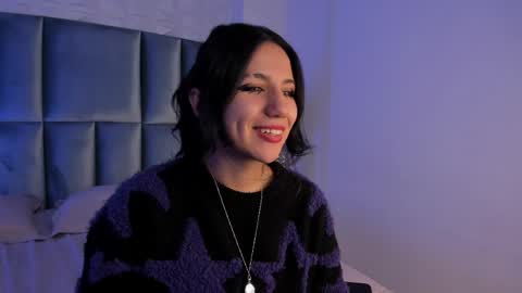 Snapshot of hollypeach_ chatting on 17, 5, 2026 hollypeach_ online show from 17, 5, 2026
