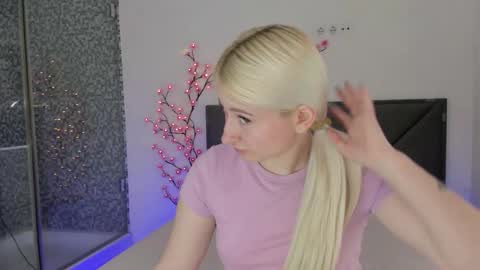 HollyTaillor online show from 15, 3, 2026