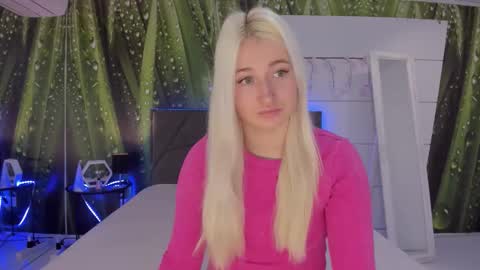 HollyTaillor online show from 1, 4, 2026