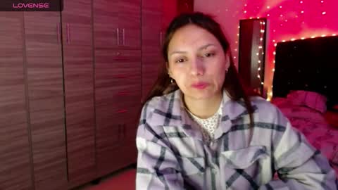 Snapshot of holy_juli2 chatting on 15, 9, 2025 Juli online show from 15, 9, 2025