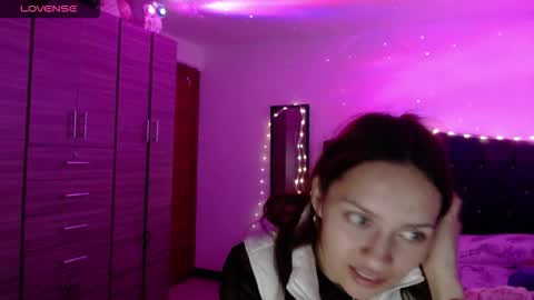 Snapshot of holy_juli2 chatting on 18, 9, 2025 Juli online show from 18, 9, 2025