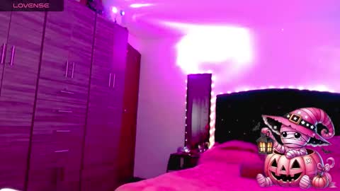 Snapshot of holy_juli2 chatting on 23, 10, 2025 Juli online show from 23, 10, 2025