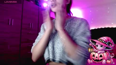 Snapshot of holy_juli2 chatting on 28, 10, 2025 Juli online show from 28, 10, 2025