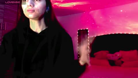 Snapshot of holy_juli2 chatting on 17, 11, 2025 Juli online show from 17, 11, 2025