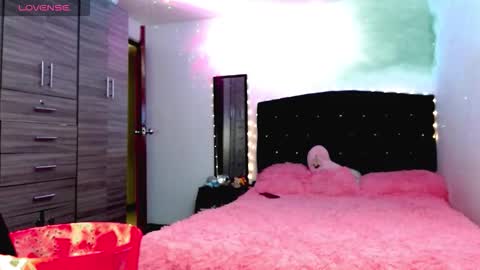 Snapshot of holy_juli2 chatting on 26, 11, 2025 Juli online show from 26, 11, 2025