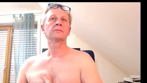 Snapshot of hondowill chatting on 8, 12, 2024 Bernd online show from 8, 12, 2024