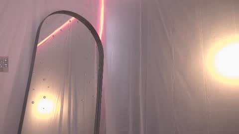 honeeeey_ online show from 15, 7, 2026