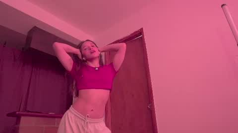honeeeey_ online show from 28, 7, 2026