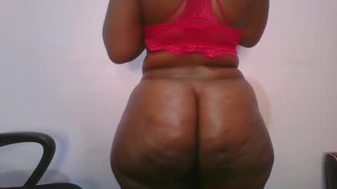 honey_beb online show from 9, 10, 2025