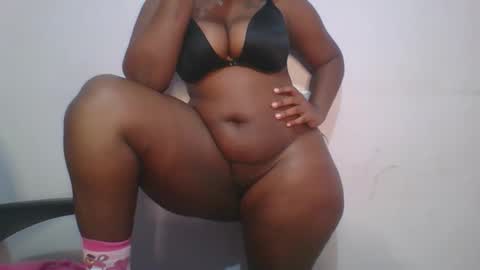 honey_beb online show from 29, 10, 2025