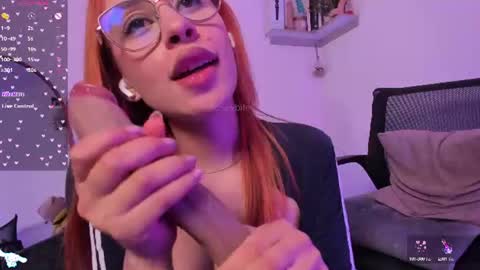 Snapshot of honey_bitee chatting on 11, 6, 2026 Hi Im Annie vic Your dreams came true online show from 11, 6, 2026