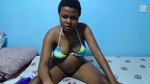 Snapshot of honey_bumb chatting on 7, 6, 2026 SILVIA online show from 7, 6, 2026