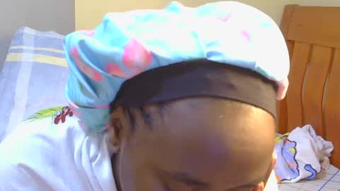 honey_caddy online show from 24, 6, 2026