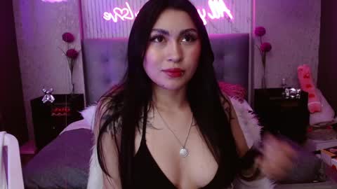 Snapshot of honey_doll_x chatting on 12, 5, 2026 honey_doll_x online show from 12, 5, 2026