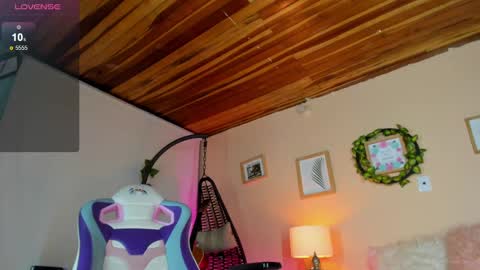 Snapshot of honey_fox01 chatting on 12, 3, 2025 HONEY online show from 12, 3, 2025