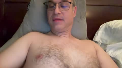 Snapshot of honey_man14 chatting on 1, 11, 2025 honey_man14 online show from 1, 11, 2025