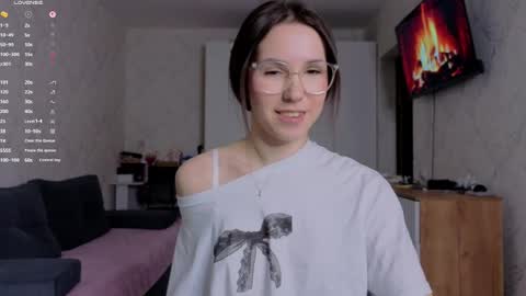 Snapshot of honey_peachy chatting on 11, 5, 2026 honey_peachy online show from 11, 5, 2026