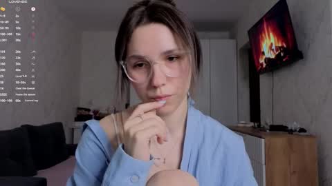 Snapshot of honey_peachy chatting on 12, 5, 2026 honey_peachy online show from 12, 5, 2026