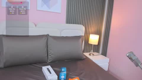 honey_sofii_ online show from 5, 11, 2025