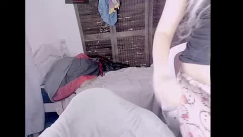 Snapshot of honeyapplealaska chatting on 25, 10, 2025 Honey Apple Alaska online show from 25, 10, 2025