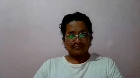 Snapshot of honeybee_xq chatting on 23, 5, 2026 Honeybee online show from 23, 5, 2026