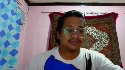 Snapshot of honeybee_xq chatting on 7, 6, 2026 Honeybee online show from 7, 6, 2026